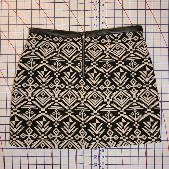 California Moon Rise Aztec Mini Skirt, Women's Size S - Picture 3 of 7